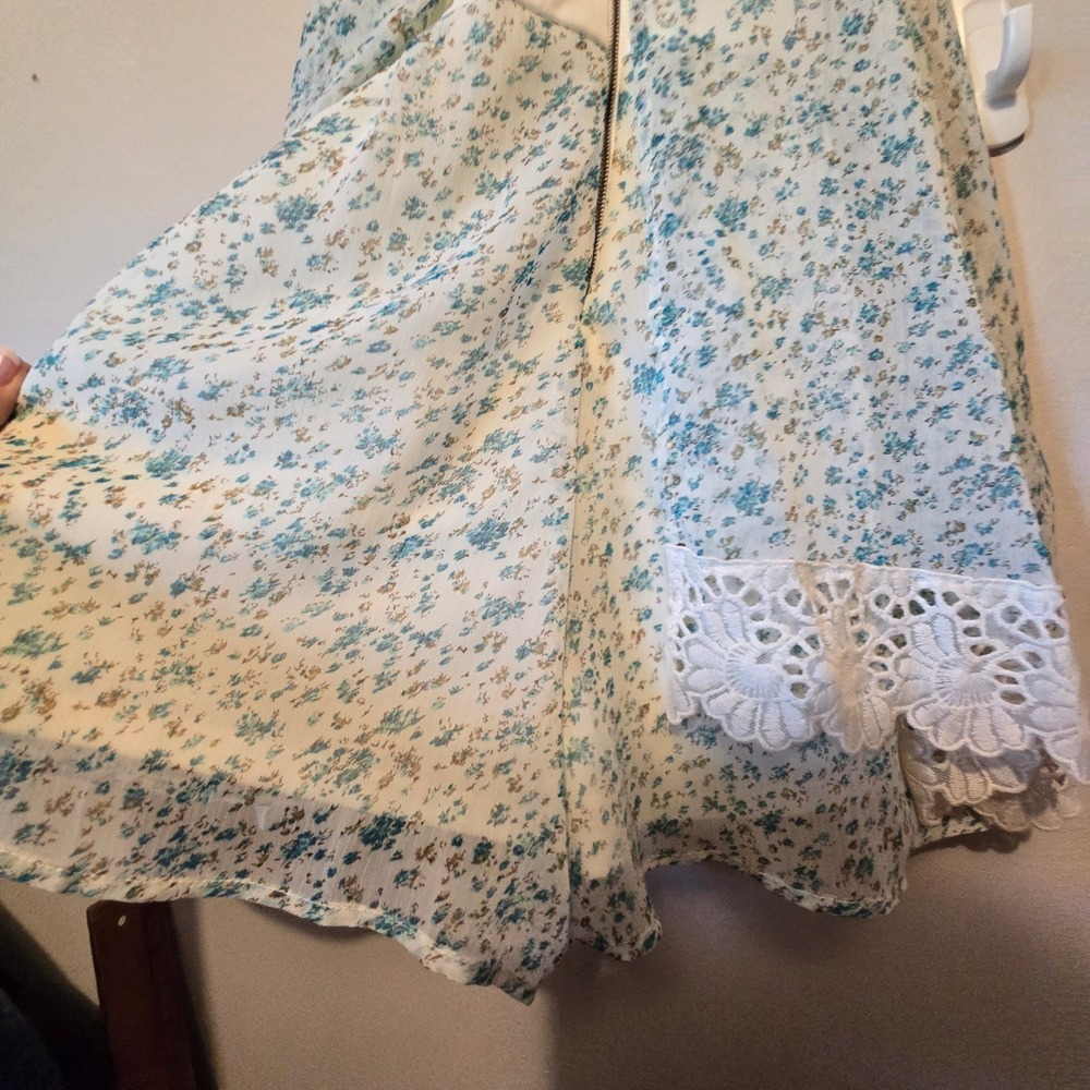 Judith March Floral Halter Romper Womens L Blue Cream Crochet‎ Lace Trim Boho - Picture 14 of 16